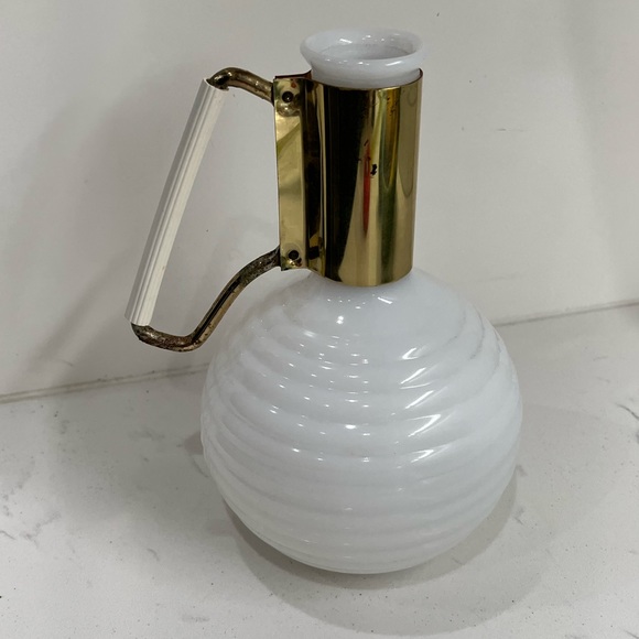 Vintage Starline Rodney Kent Milk Glass Pitcher Decanter Carafe - Picture 2 of 4